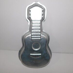 Vintage 2000 Wilton Acoustic Guitar Ukulele Birthday Party Cake Pan